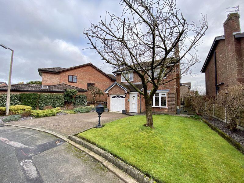 4-bed detached on The Willows, Wincham, CW9 6PW, £325,000