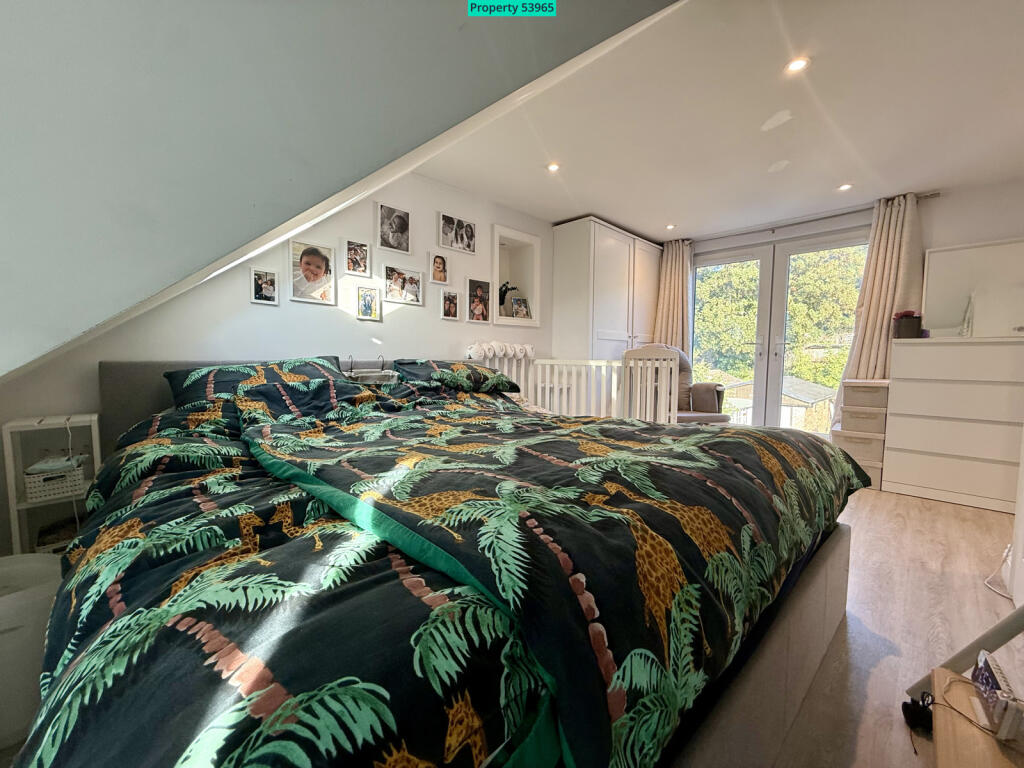 House in London - View 5