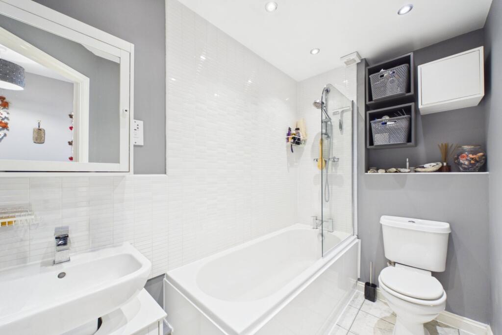 Apartment in Luton - More