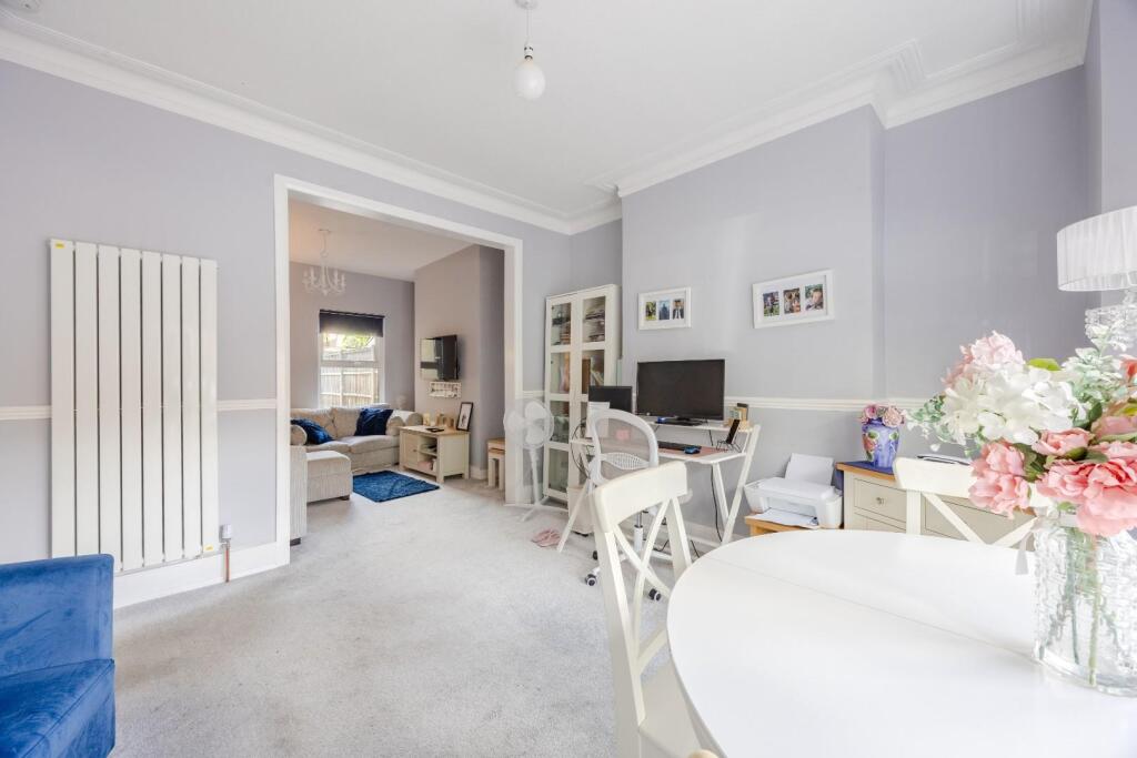House in Southend-on-Sea - View 4