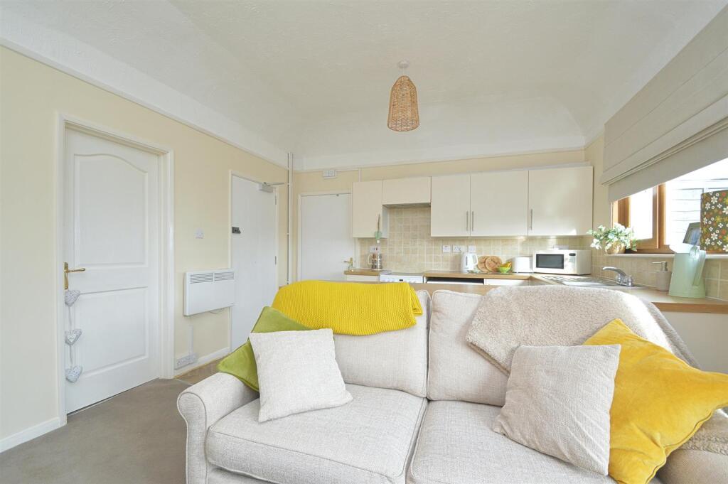 Private Balcony * Sandown photo 3