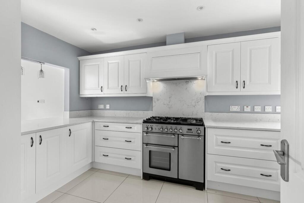 House in Hemel Hempstead, Amersham - View 5