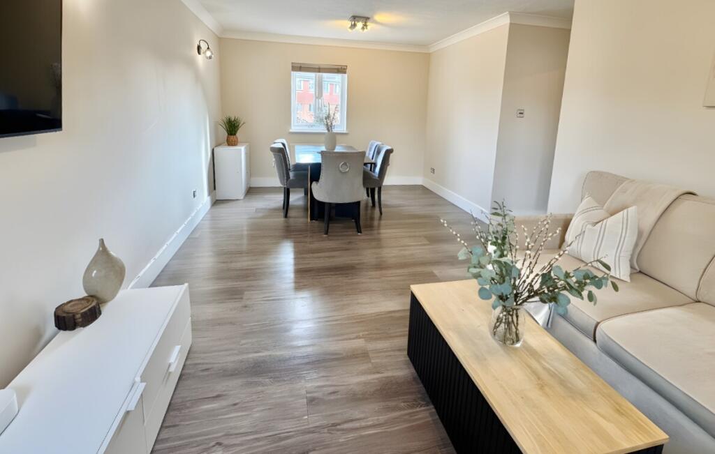 Hartigan Place, Woodley, Reading, Berkshire, RG5 photo 3
