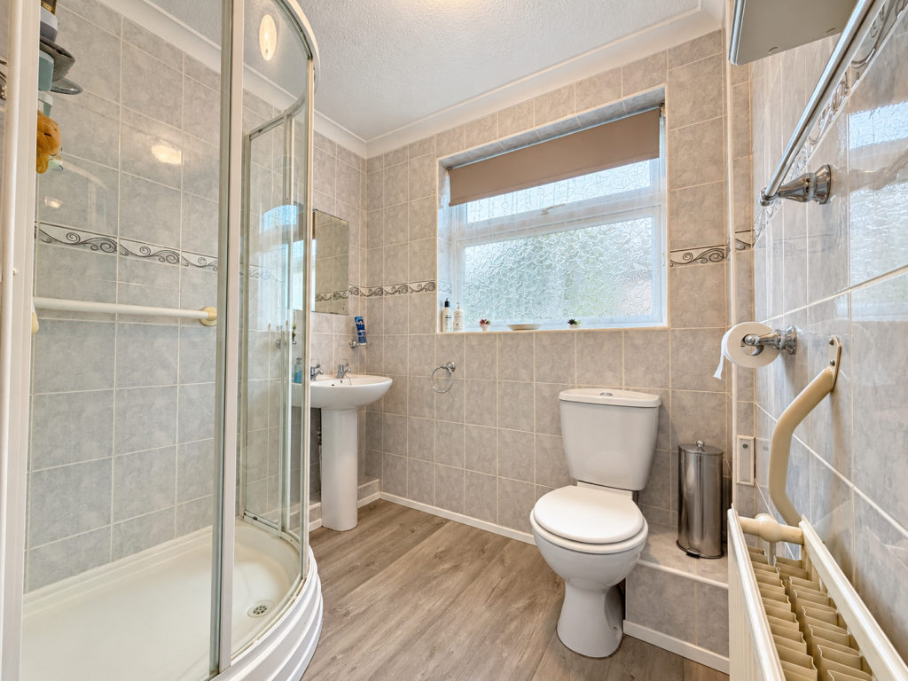 House in Chatham, Walderslade - More