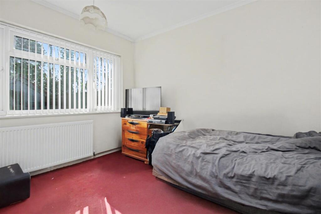 Prince Rupert Avenue, Desborough, Kettering photo 4