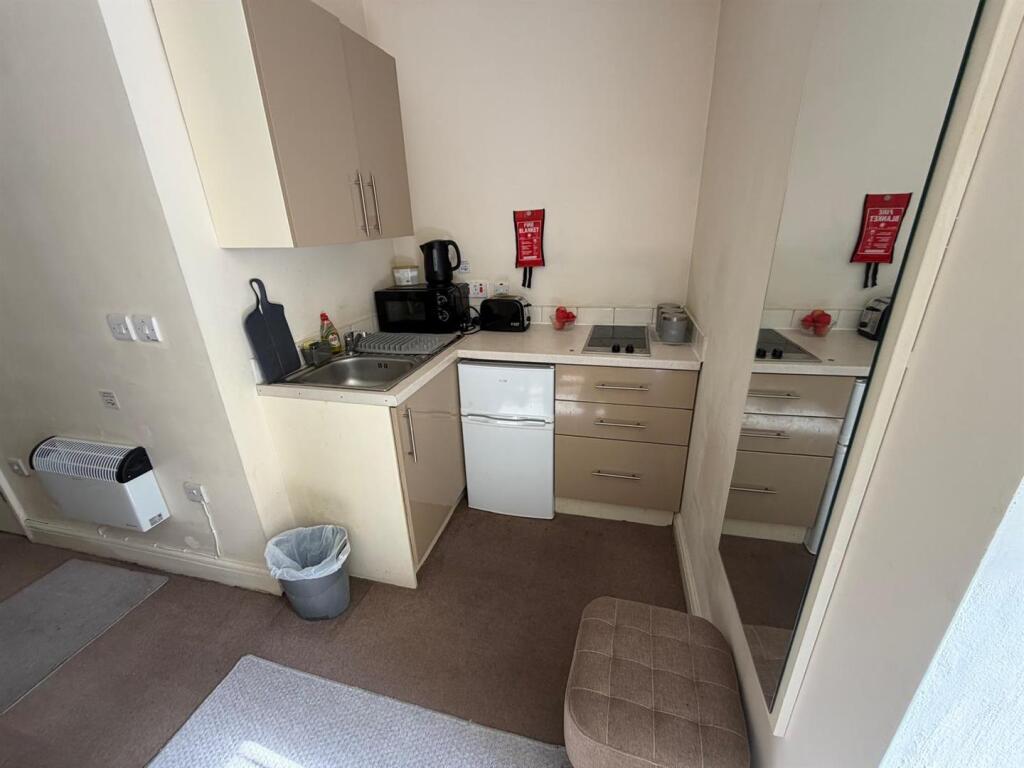Apartment in Liverpool - View 5