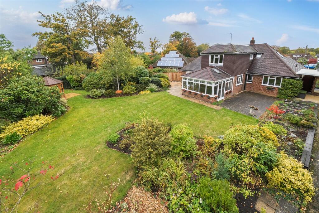 Frensham Road, Crowthorne, Berkshire, RG45 6QH - View 2