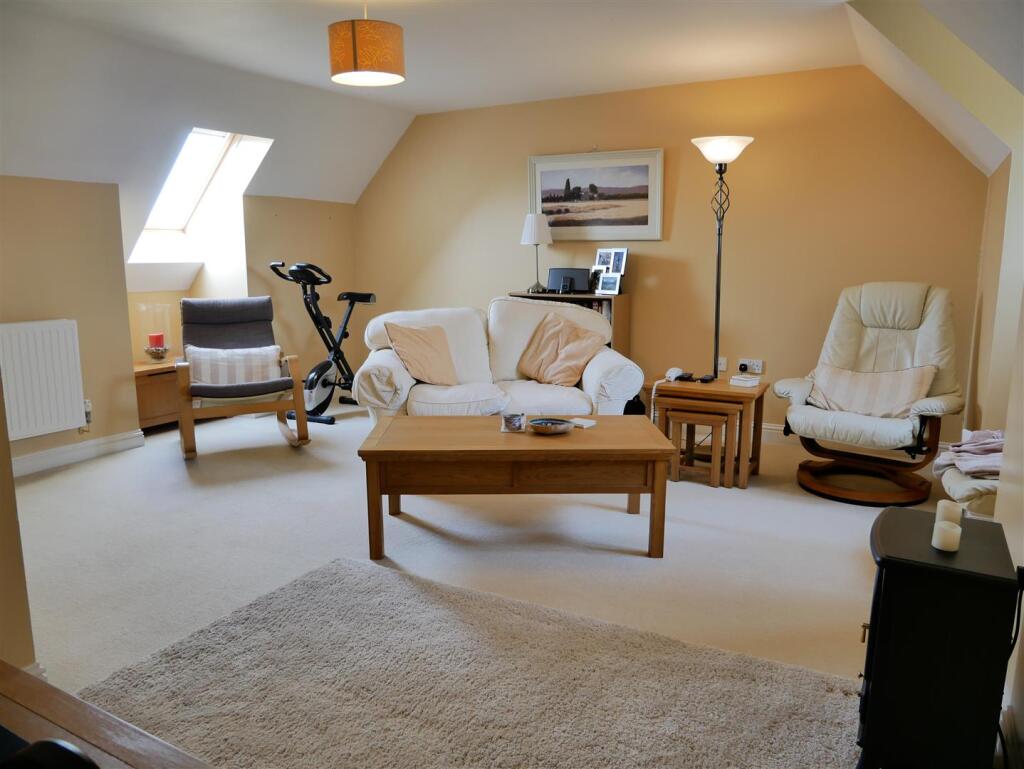 3-bed terraced on School Road, Calne, £280,000