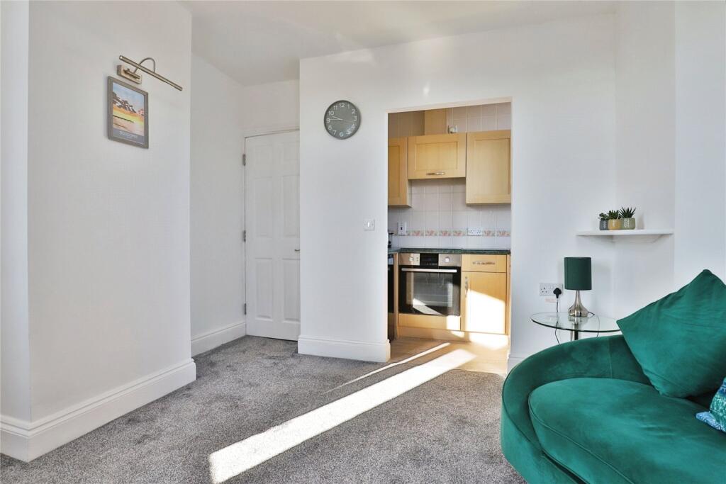 Apartment in Bournemouth - More