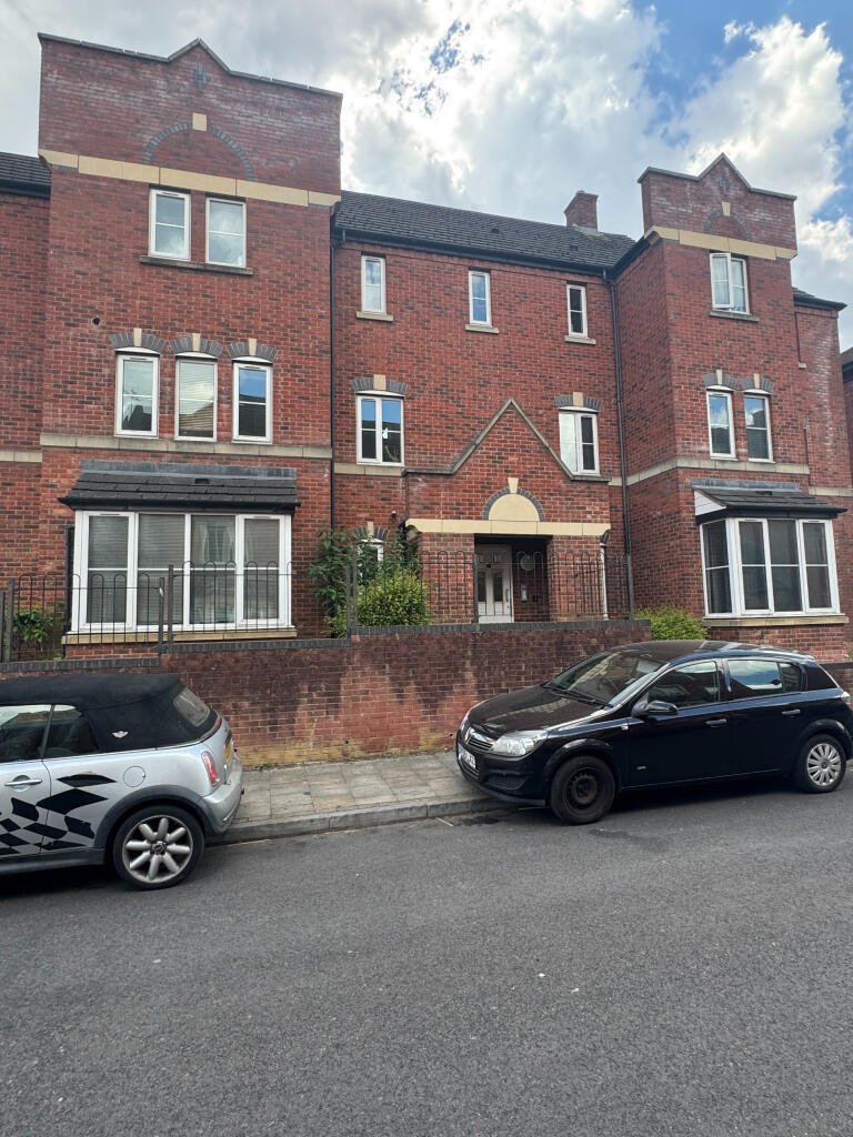 1-bed flat on Parklands Avenue, Birmingham, B20, £98,000