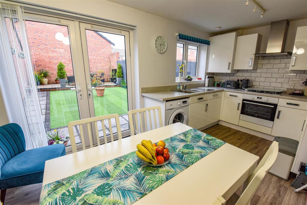 House in Stroud, Berkeley - View 3