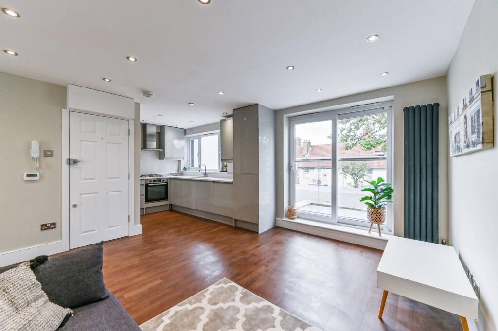 Main image of property: 132 Norbury Court Road, Norbury, London, SW16