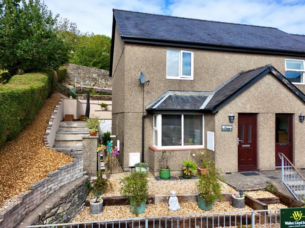 Main image of property: 1 Y Berllan, Dolgellau, LL40 2YQ