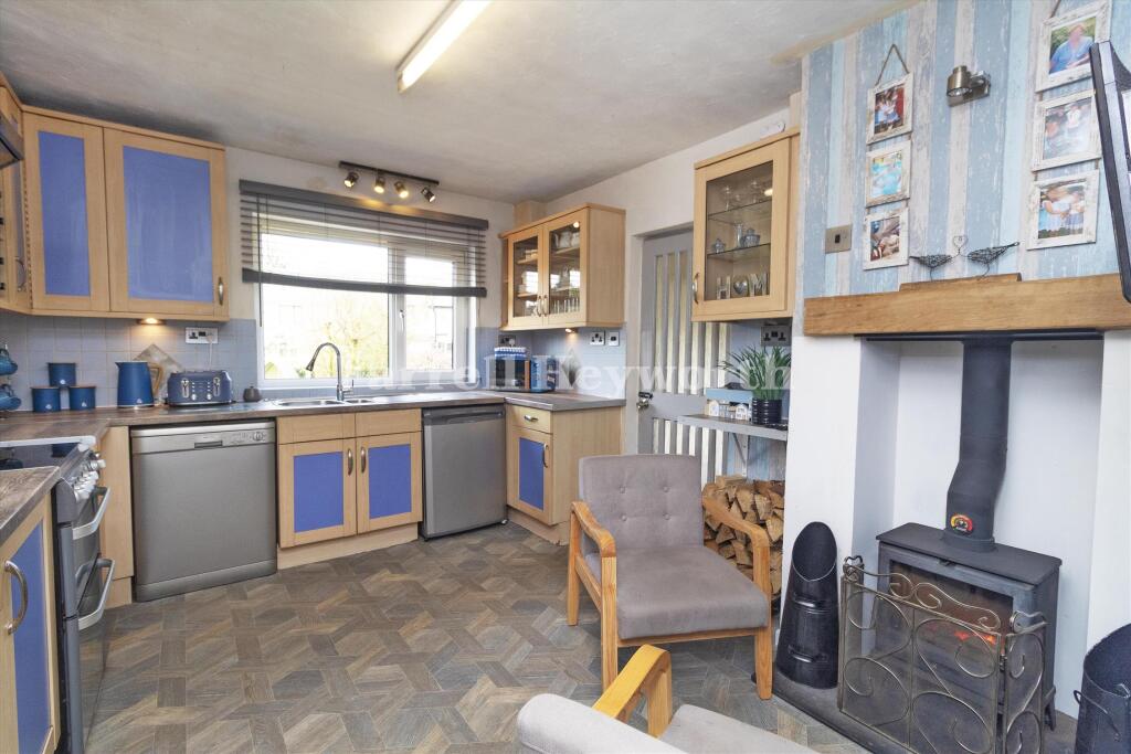 Manor Drive, Slyne, Lancaster photo 4