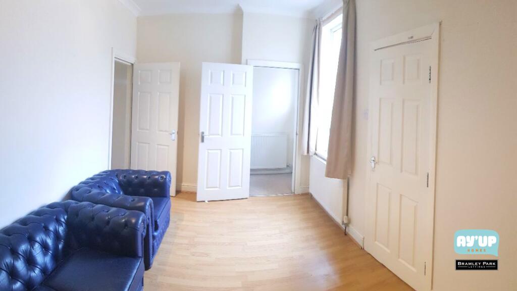 House in Doncaster - View 4