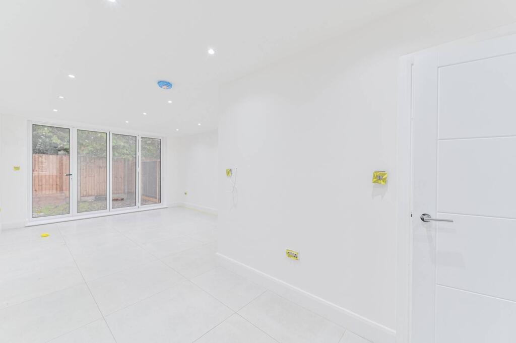 Main image of property: Kingswood Way, Sanderstead, South Croydon, CR2