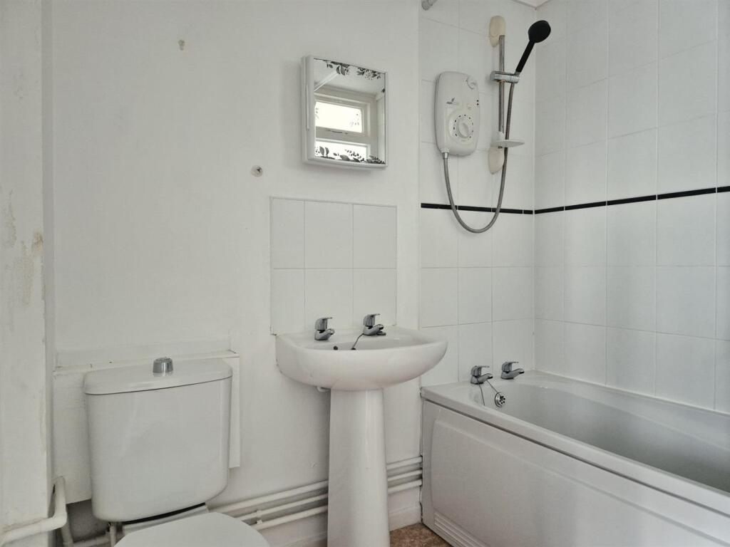 Apartment in Weston-super-Mare, North Somerset - View 5
