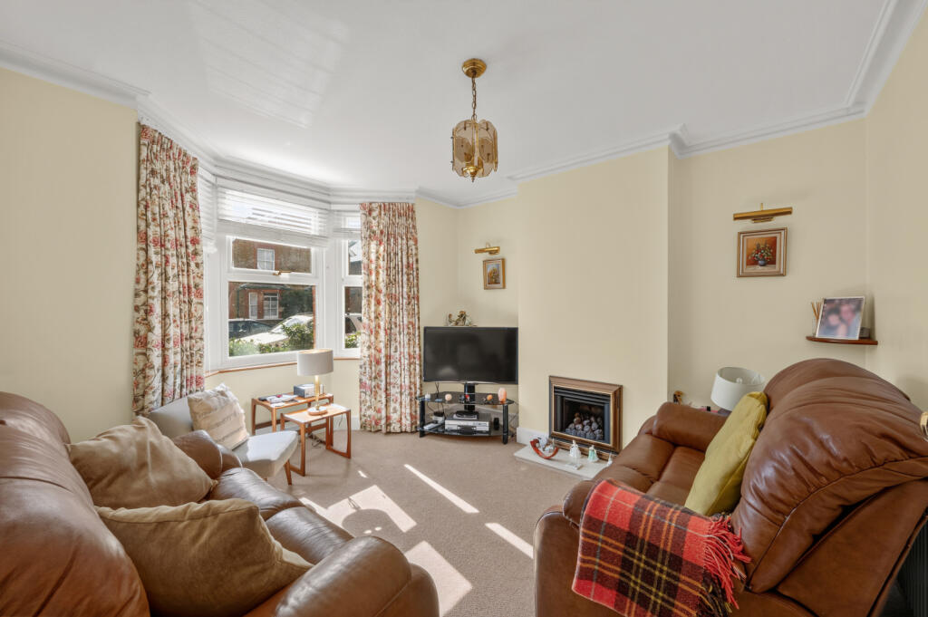 House in London, Tolworth - View 5
