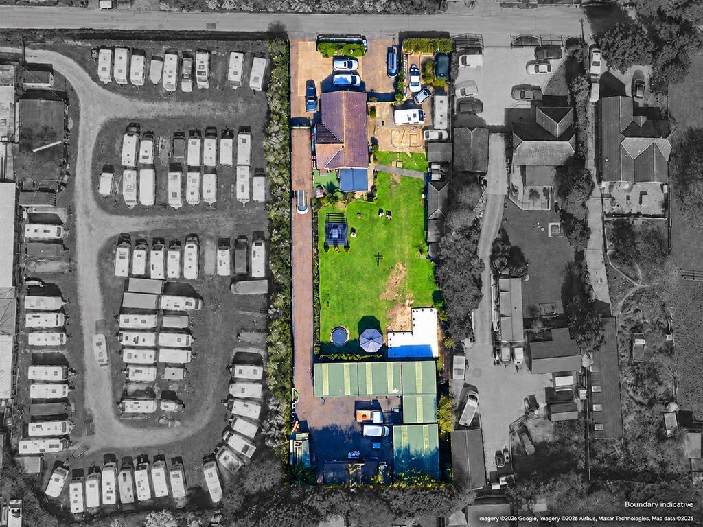House in Basildon, Bowers Gifford and North Benfleet - View 4