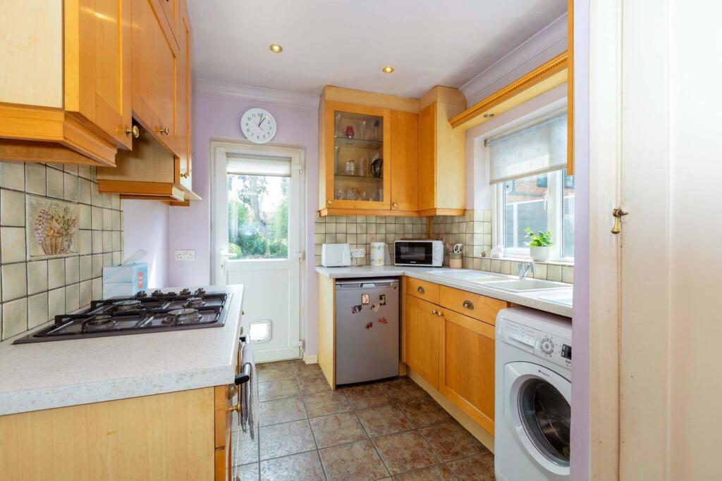 House in Slough - View 5