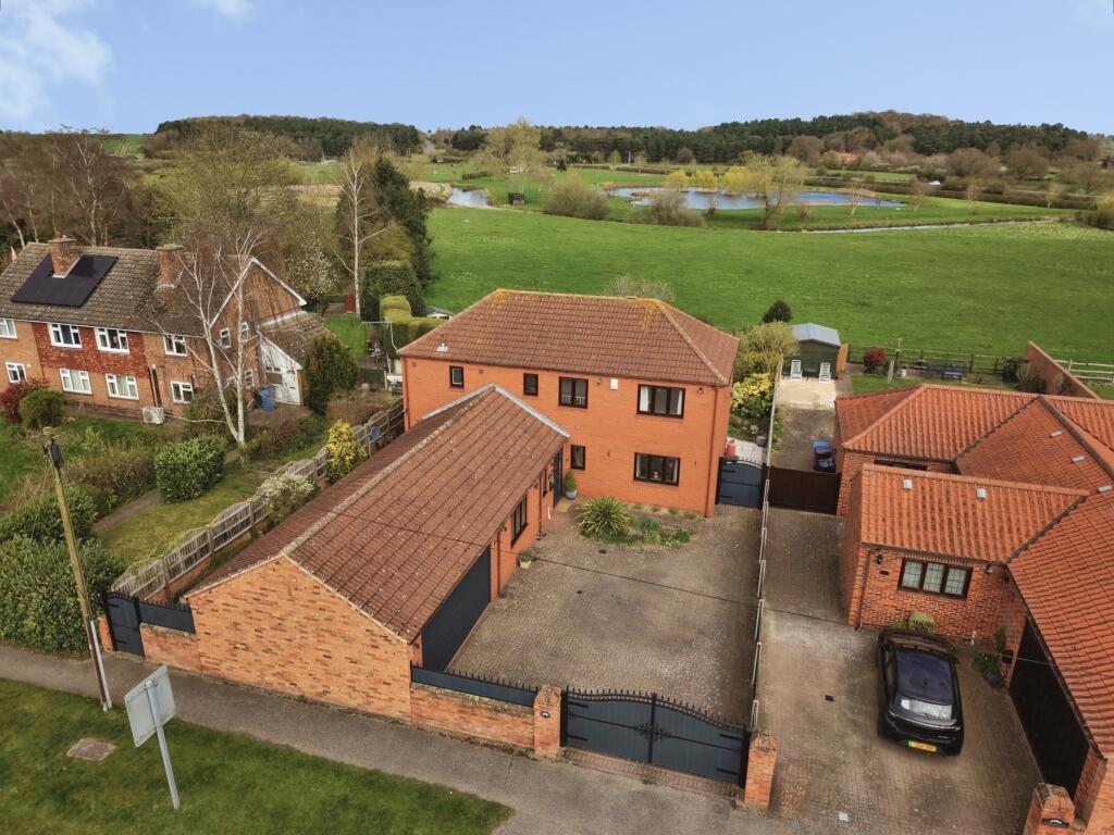 Main image of property: Breck Lodge, Thorpe Road, Mattersey, DN10 5ED