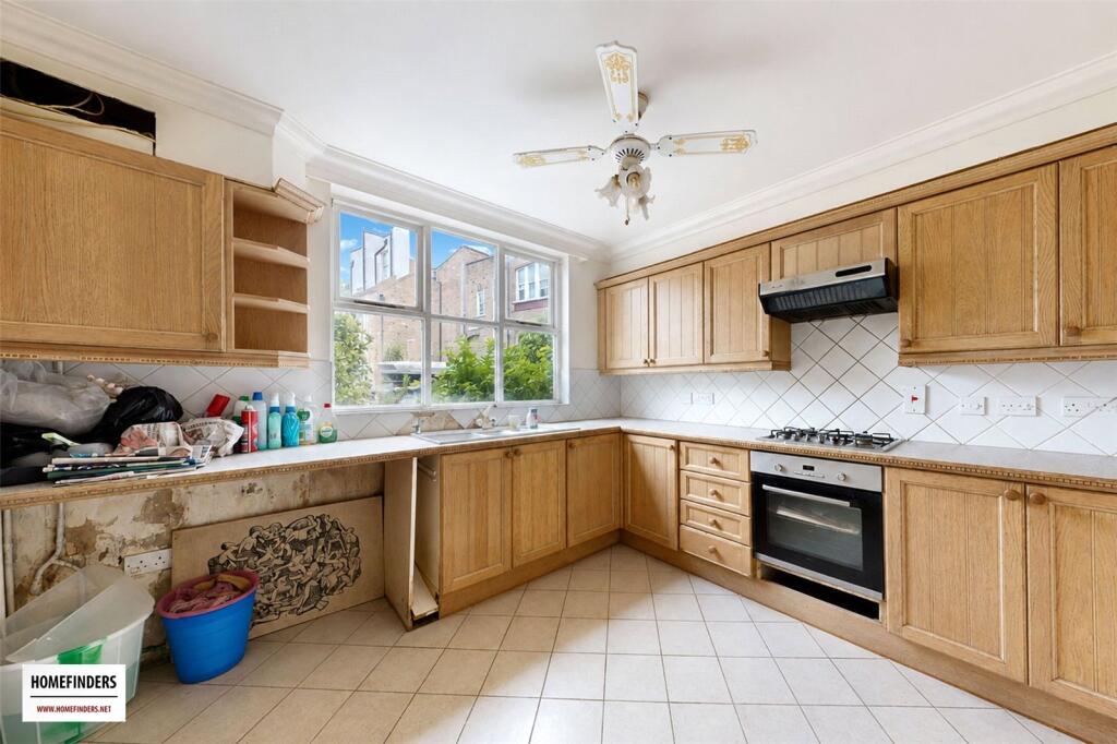 House in London - View 3