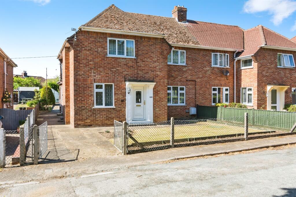 4-bed semi-detached on Hillside Road West, Bungay, £210,000