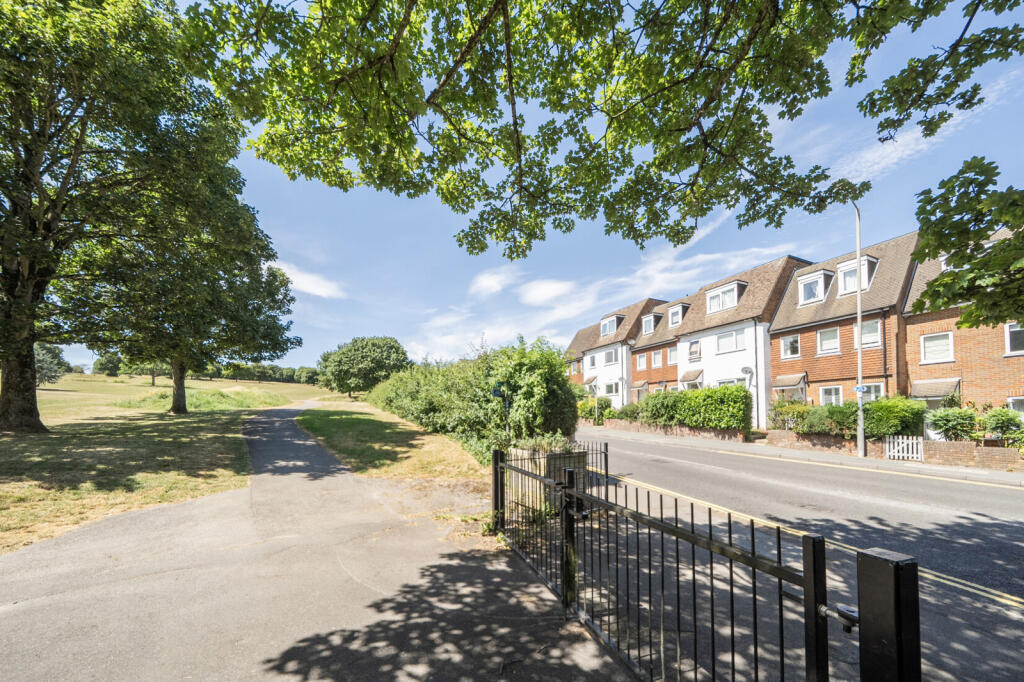 Avenue House, Chesham - View 2