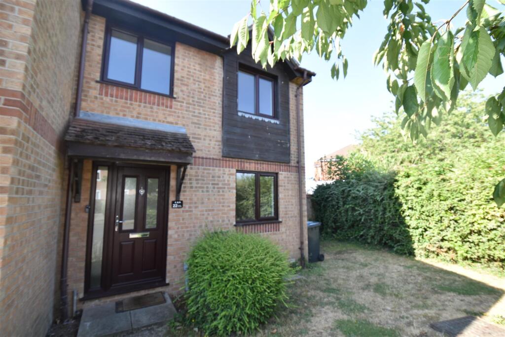 Main image of property: Lesney Gardens, Rochford