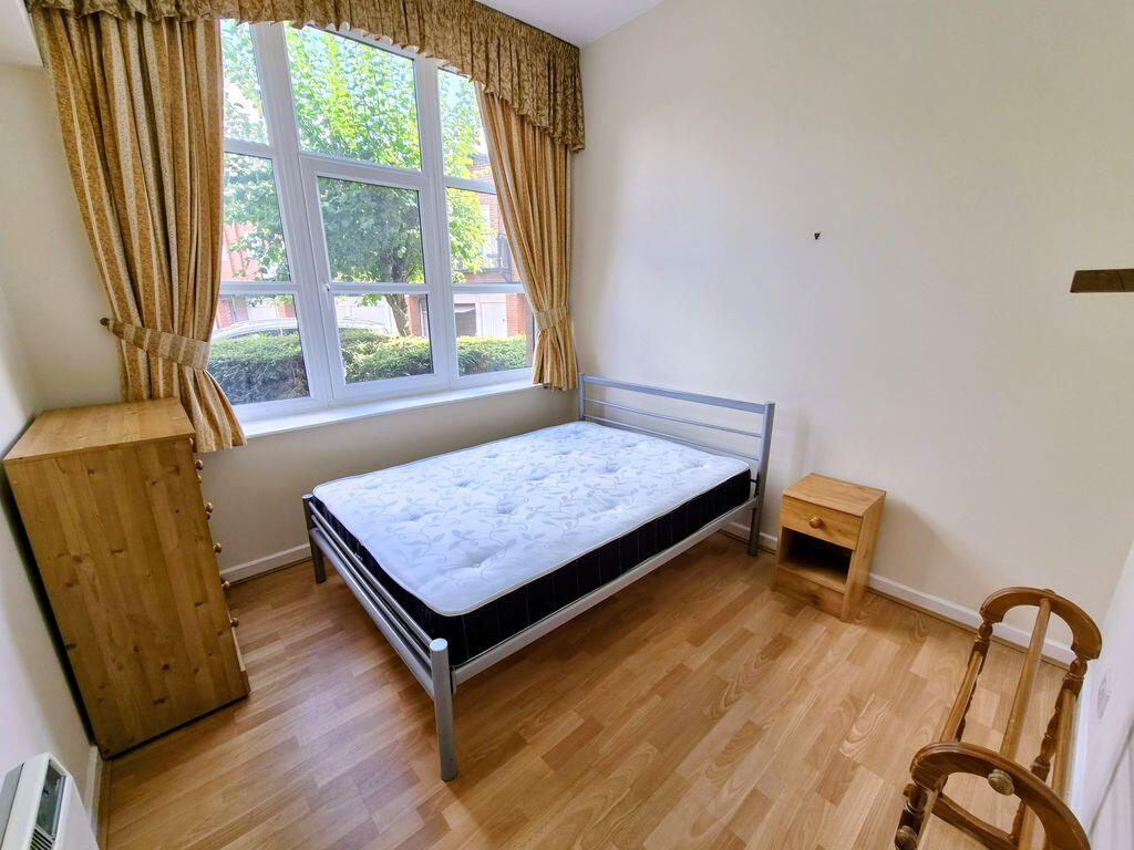 Apartment in Leeds - More