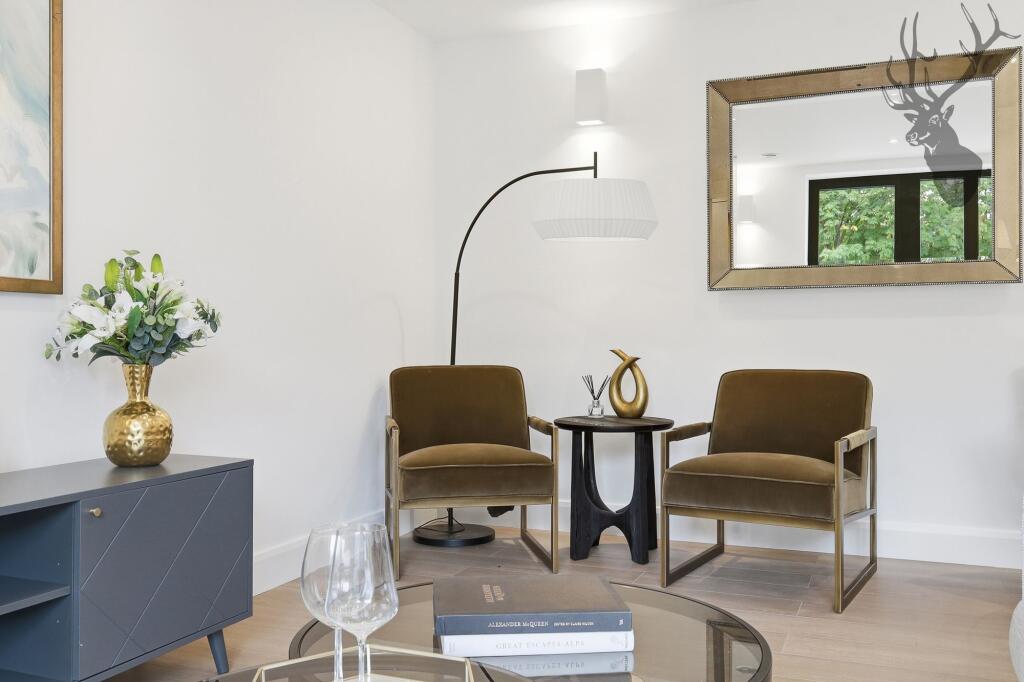 Apartment in Ilford - View 5