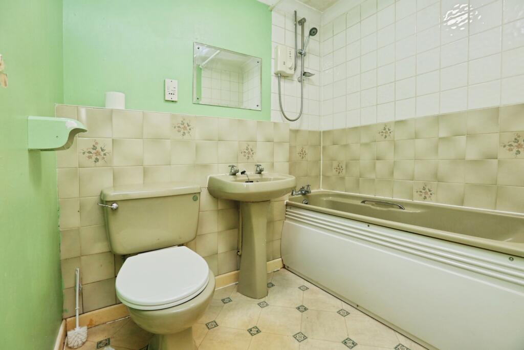 Apartment in Southampton, Freemantle - View 4