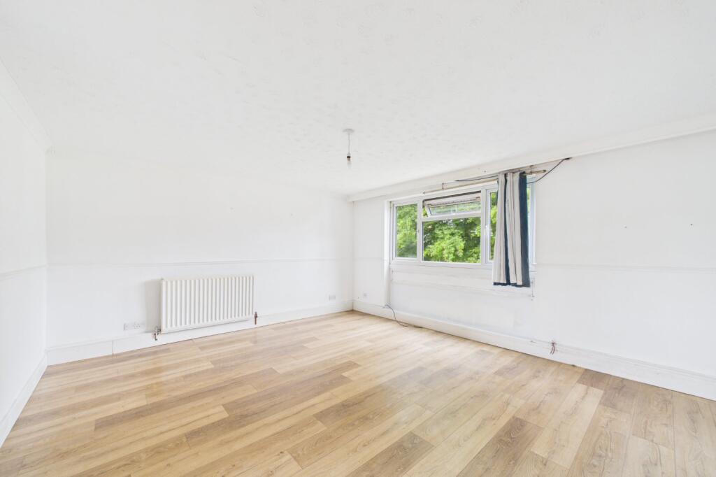Apartment in Bracknell - View 3
