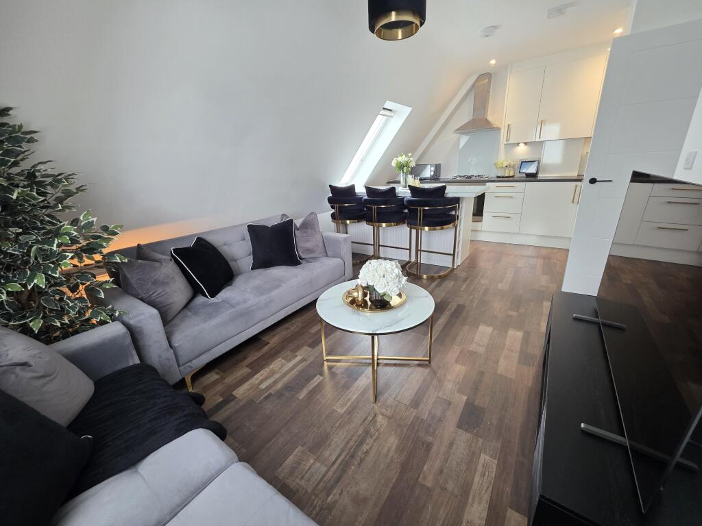 Main image of property: Oakdale Court, 1A St. Pauls Avenue, Slough