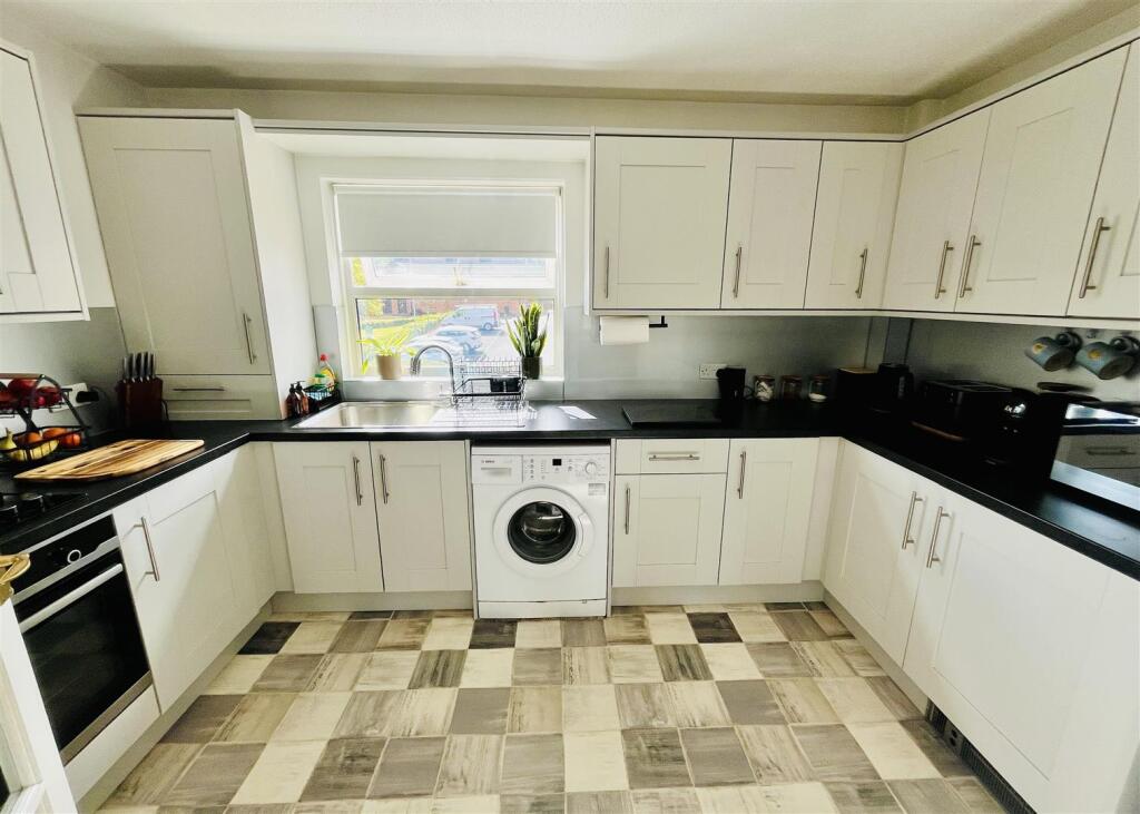 Apartment in Huddersfield - View 3