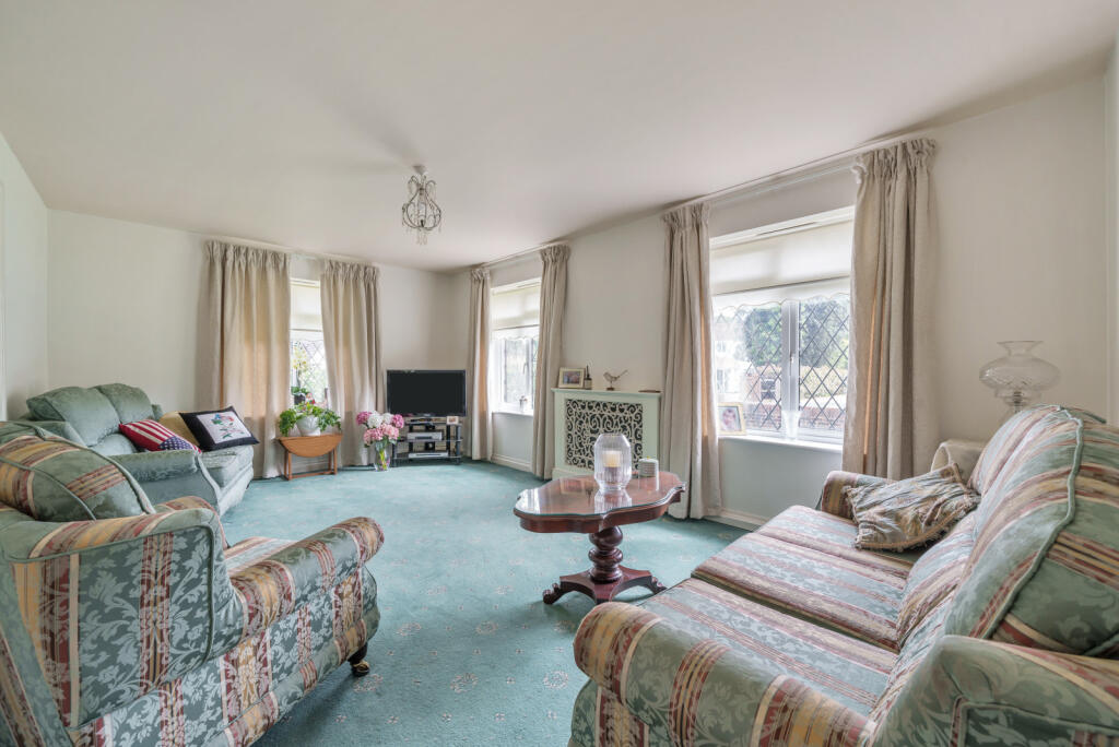 Groveside, Great Bookham, KT23 photo 2