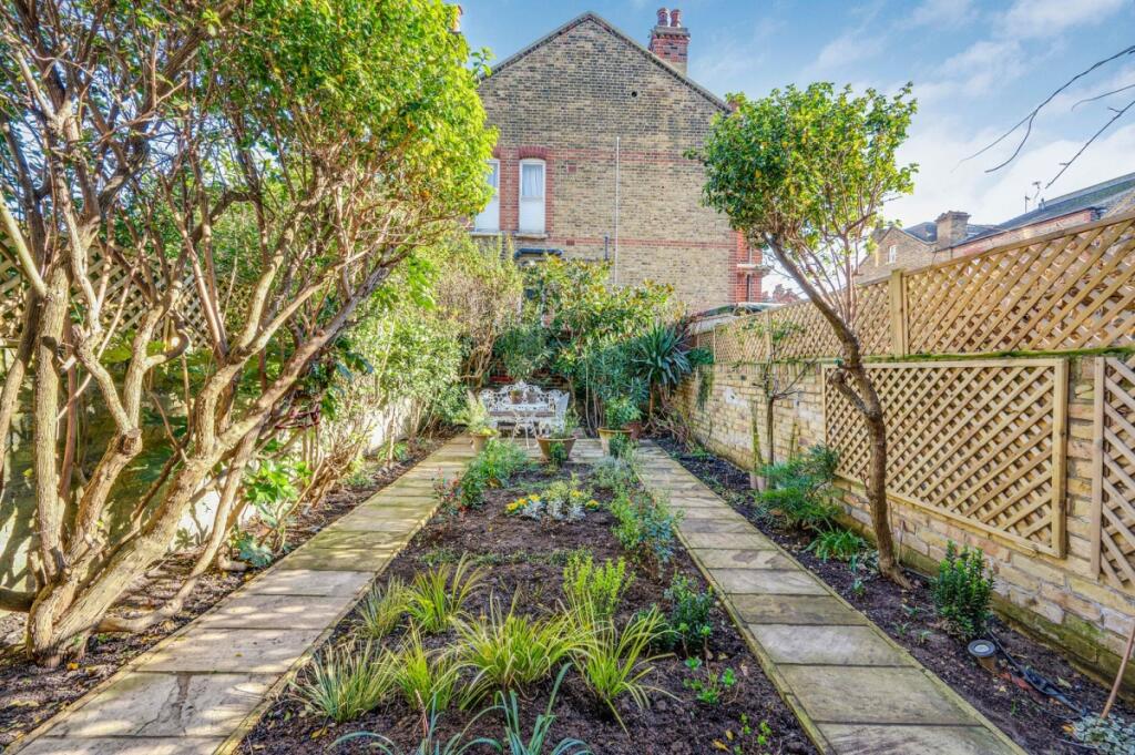 House in London - View 4