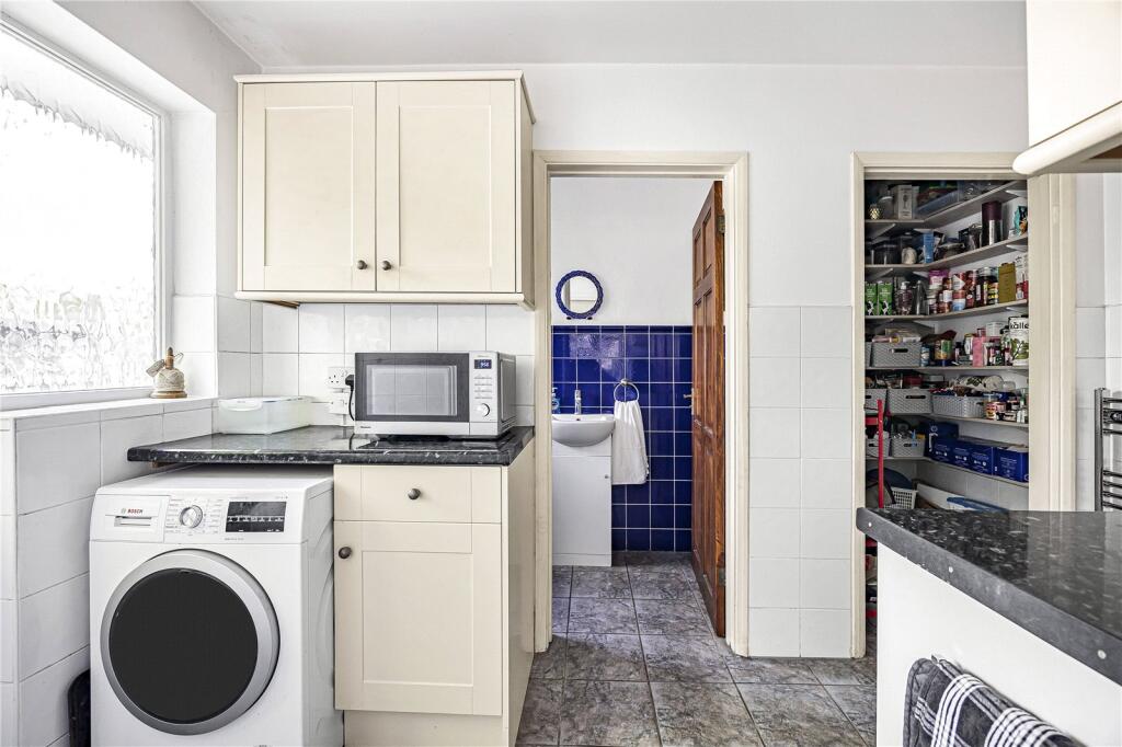 Pinewood Avenue, Crowthorne, Berkshire, RG45 - More