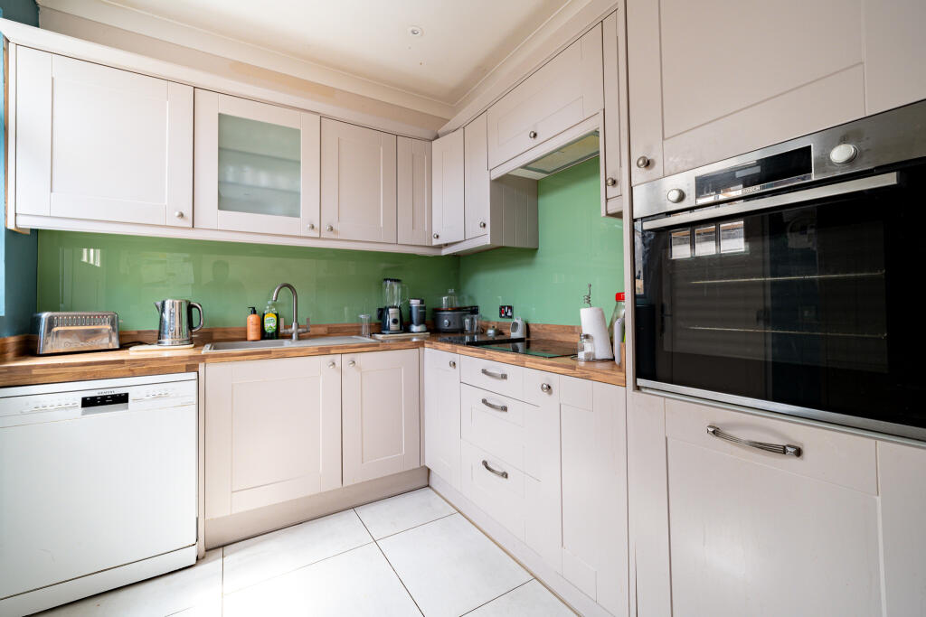 Wannock Road, Eastbourne photo 5