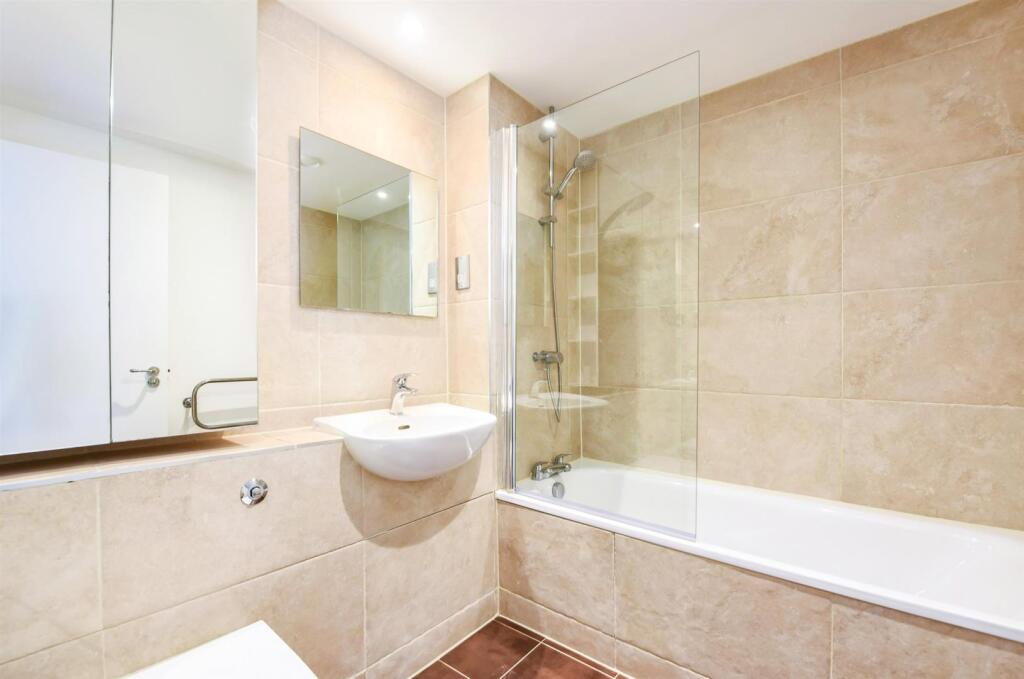 Apartment in London - View 5