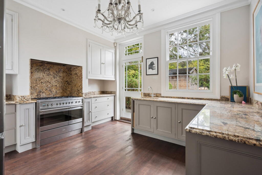 House in Watford - View 3