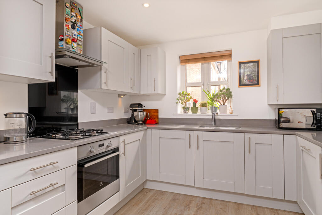 Sandford Drive, Bishop's Stortford, Hertfordshire, CM23 photo 2