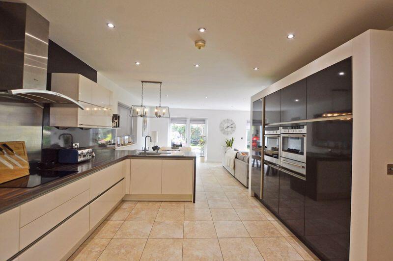 17a Ingol Grove, Hambleton, FY6 9DN photo 2