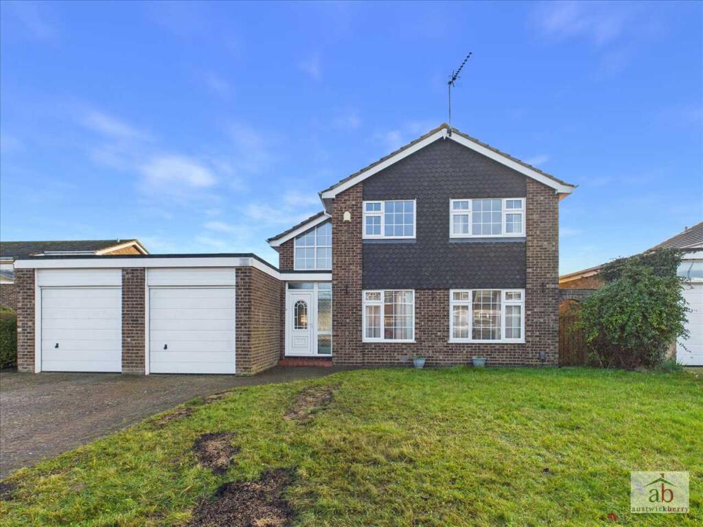 4-bed detached on Chatsworth Drive, Rushmere St. Andrew, £450,000