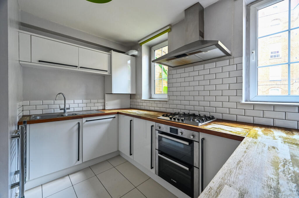 Apartment in London - View 5