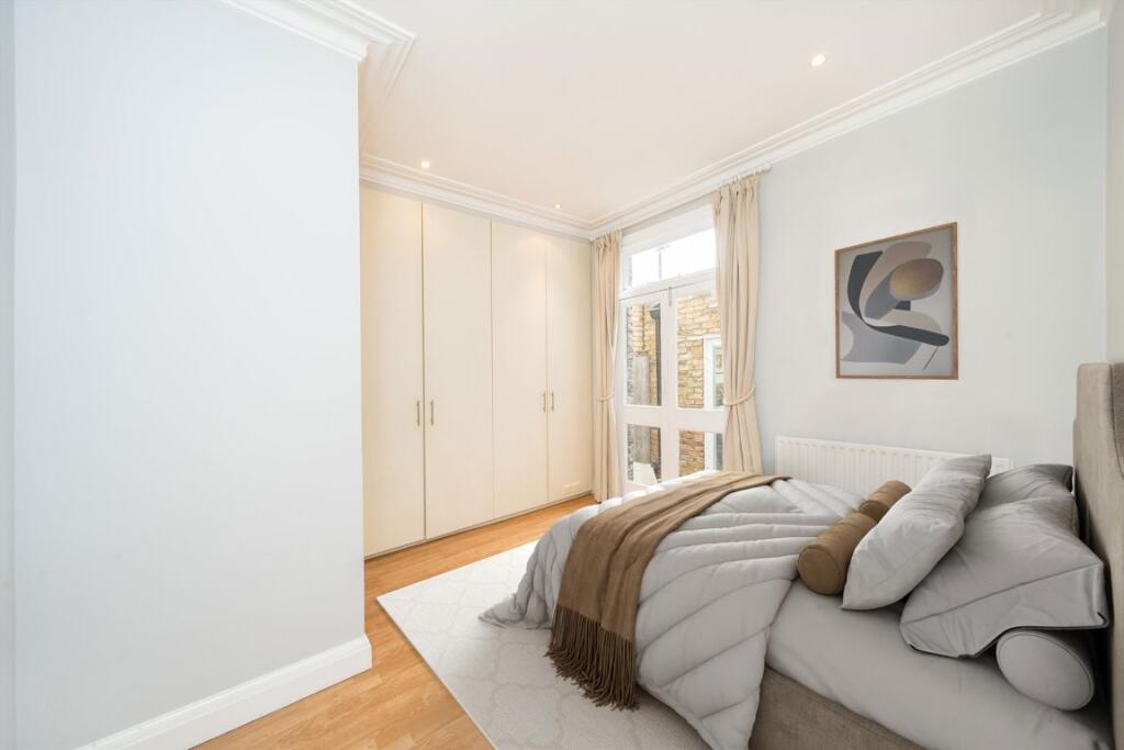 Apartment in London - View 5