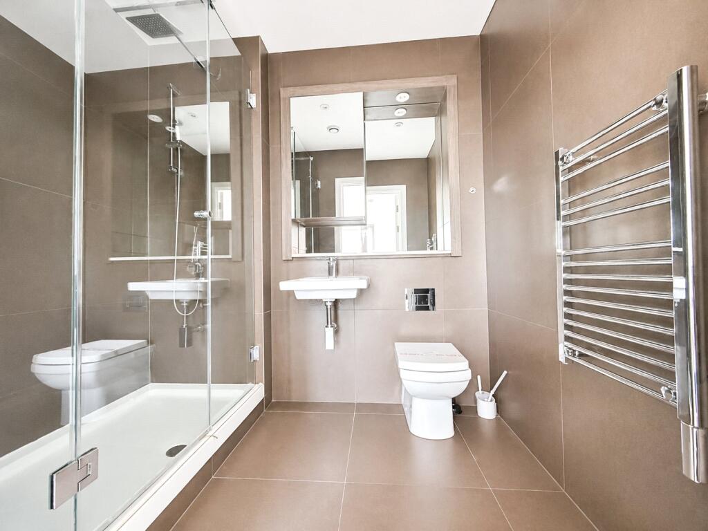 Apartment in London - More