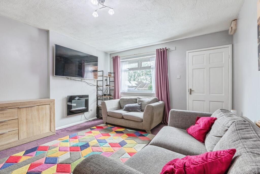 Bamburgh Crescent, Newton Aycliffe, DL5 photo 2
