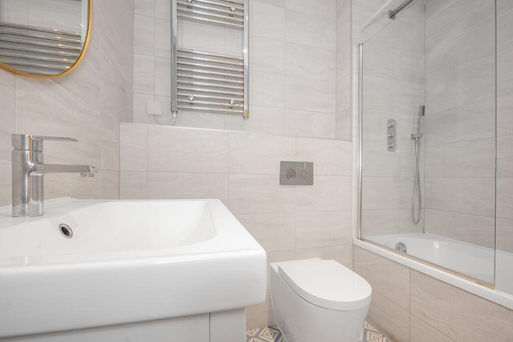 Apartment in Twickenham - More
