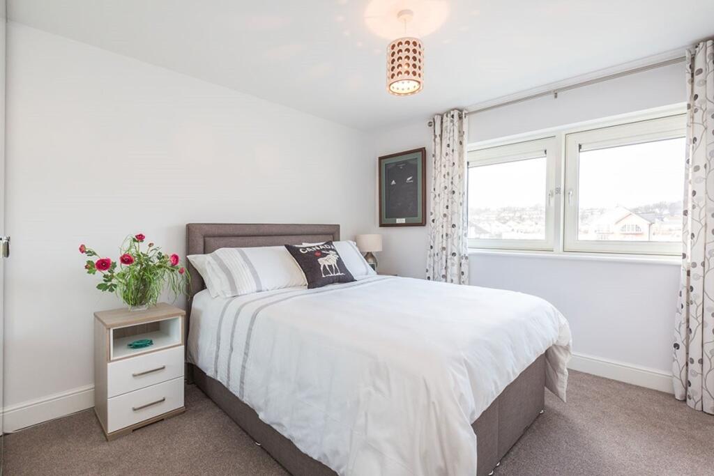 Apartment in Bristol, Port Marine - More